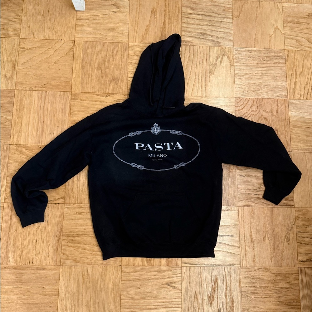 Gildan Black Hoodie “PASTA”